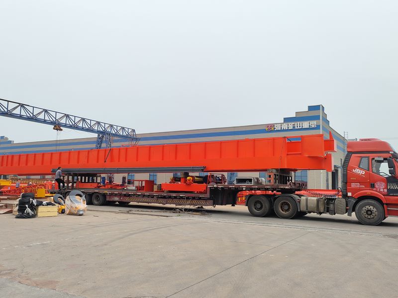 通用橋式起重機 QDXX32/5t—27.7m 制作完成，發(fā)往陜西省銅川市交付客戶使用。