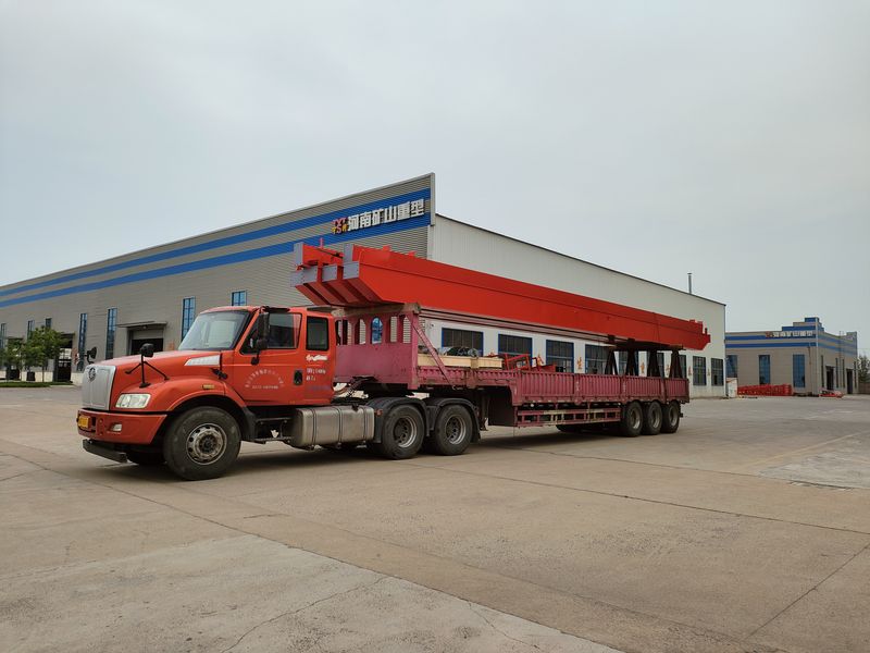 電動(dòng)葫蘆橋式起重機(jī) 3臺(tái) LH5t-17m 制作完成，發(fā)往河南漯河交付客戶使用。