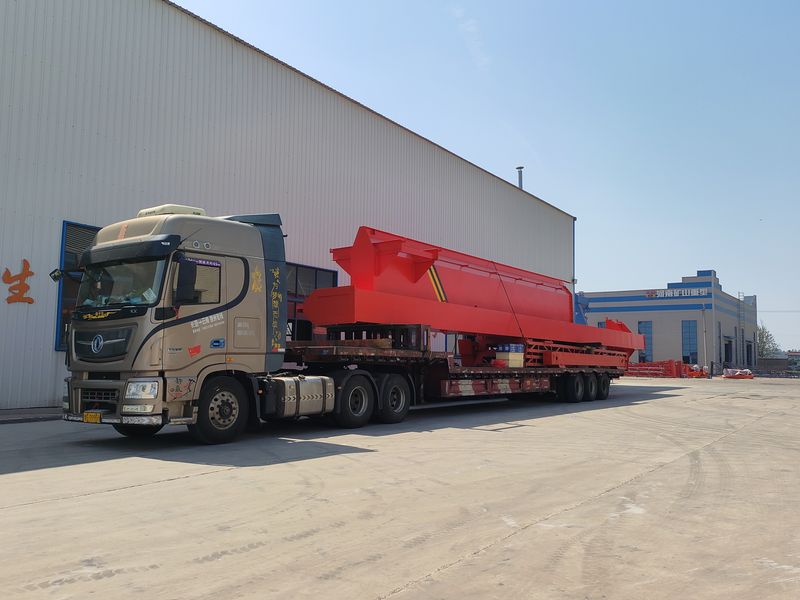 電動(dòng)葫蘆門式起重機(jī) MHxh16t—32m 制作完成，發(fā)往新疆交付客戶使用。